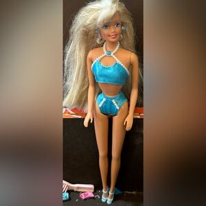 Vintage 1997 Pearl Beach barbie doll